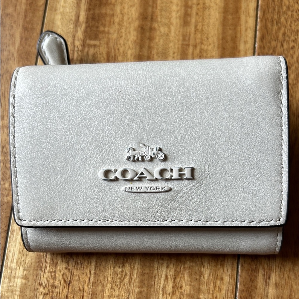 COACH Leather Compact Trifold Wallet in Light Gray